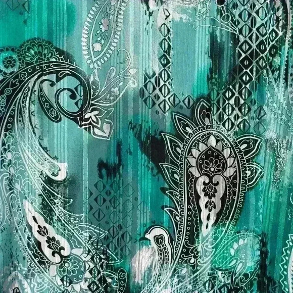 Rebecca Malone Plus Size-3X Green Paisley Shear Top Over Built In Tank Top - Picture 3 of 5